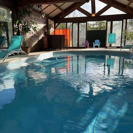 Maison avec piscine et sauna à Vire Esterno foto