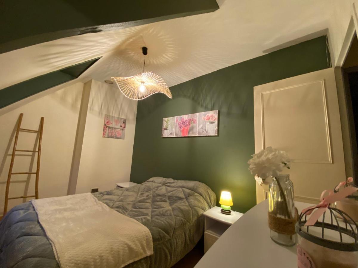 Maison avec piscine et sauna à Vire Esterno foto