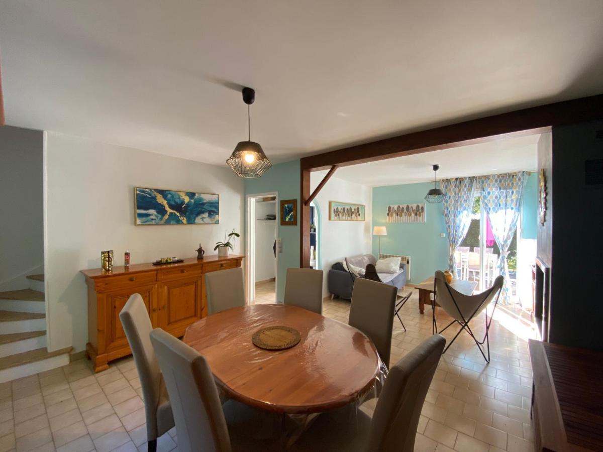 Maison avec piscine et sauna à Vire Esterno foto