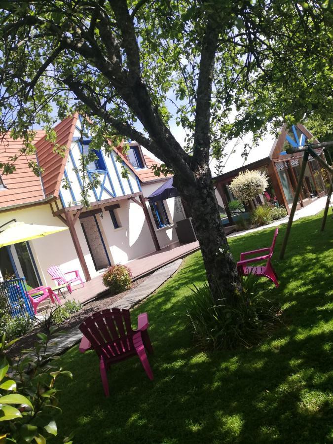 Maison avec piscine et sauna à Vire Esterno foto